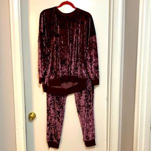 Secret Treasures Ladies 2pc Eggplant color lounge set